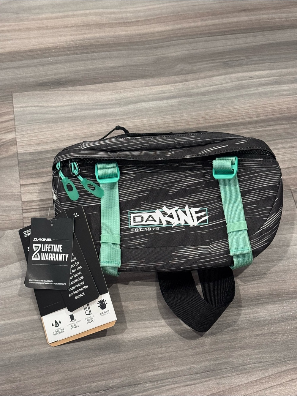 (NWT) Dakine Hot Laps 1L bike waist bag